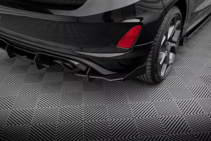 Maxton Design Street Pro Heckdiffusor für Ford Fiesta ST Mk8 Hochglanz schwarz mit Flaps – Ansicht 3