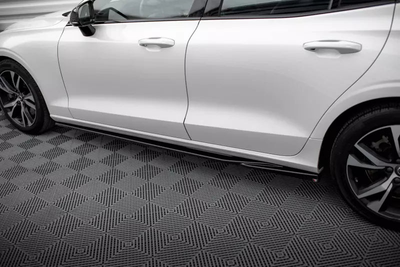 Maxton Design Seitenschweller (Paar) V.1 für Volvo S60/V60 Mk3 R-Design Hochglanz schwarz – Ansicht 2