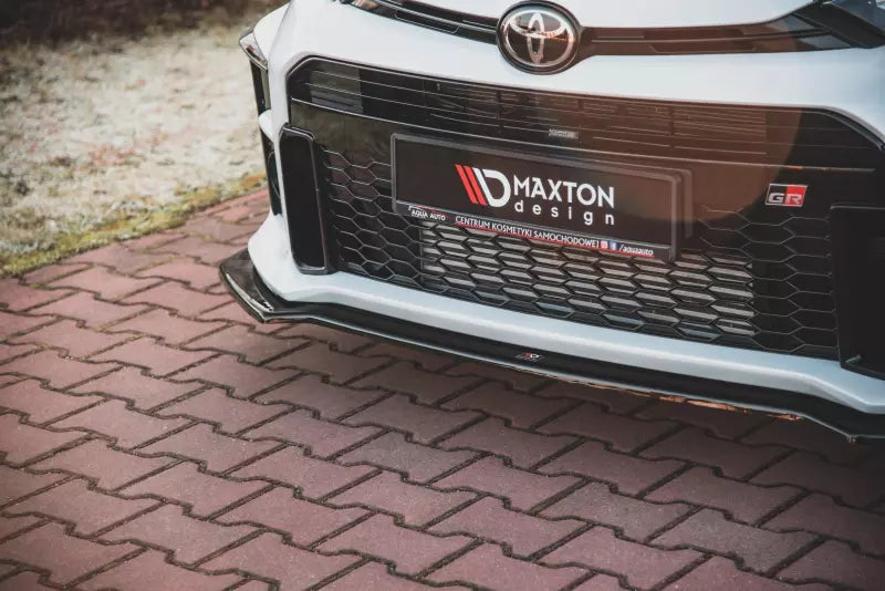 Maxton Design Frontlippe V.1 für Toyota GR Yaris Mk4 Hochglanz schwarz – Ansicht 3