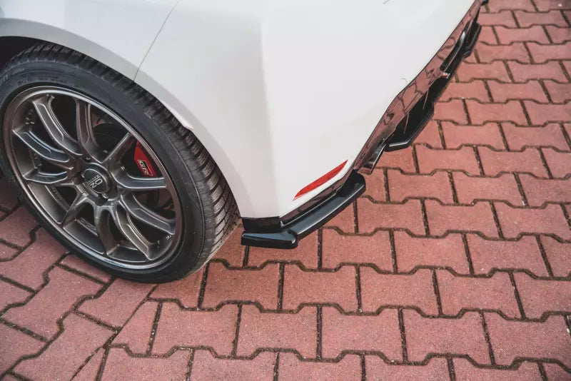 Maxton Design Diffusor Flaps V.1 für Toyota GR Yaris Mk4 Hochglanz schwarz – Ansicht 2