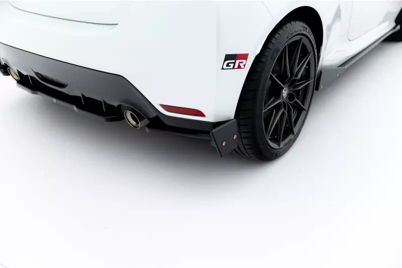 Maxton Design Diffusor Flaps V.2 für Toyota GR Yaris Mk4 Hochglanz schwarz – Ansicht 1