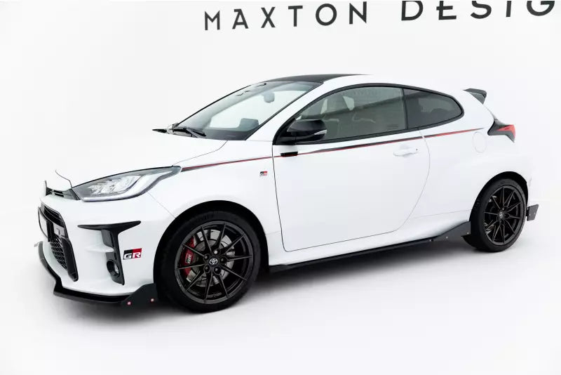 Maxton Design Seitenschweller (Paar) V.2 mit Flaps für Toyota GR Yaris Mk4 Hochglanz schwarz – Ansicht 2