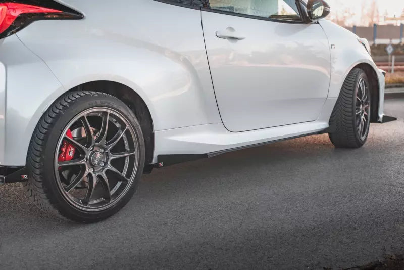 Maxton Design Street Pro Schweller Flaps für Toyota GR Yaris Mk4 Hochglanz schwarz – Ansicht 3