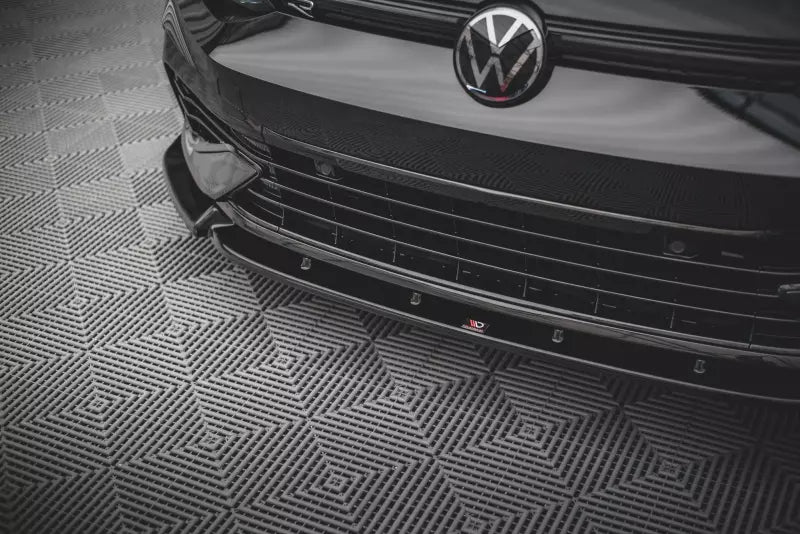 Maxton Design Frontlippe V.2 für VW Golf 8 R Hochglanz schwarz – Ansicht 3