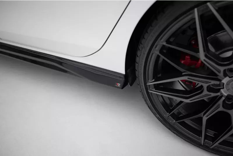 Maxton Design Seitenschweller (Paar) V.3 für VW Golf 8 GTI / GTD / R-Line Hochglanz schwarz – Ansicht 3