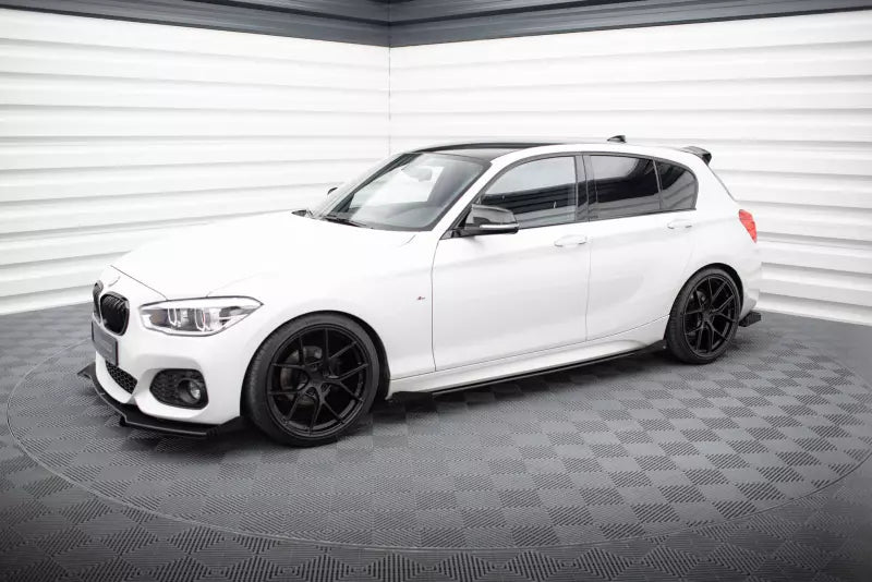 Maxton Design Street Pro Seitenschweller (Paar) V.2 für BMW 1er F20 M135i / M140i / M Paket matt schwarz mit Hochglanz Flaps – Ansicht 2