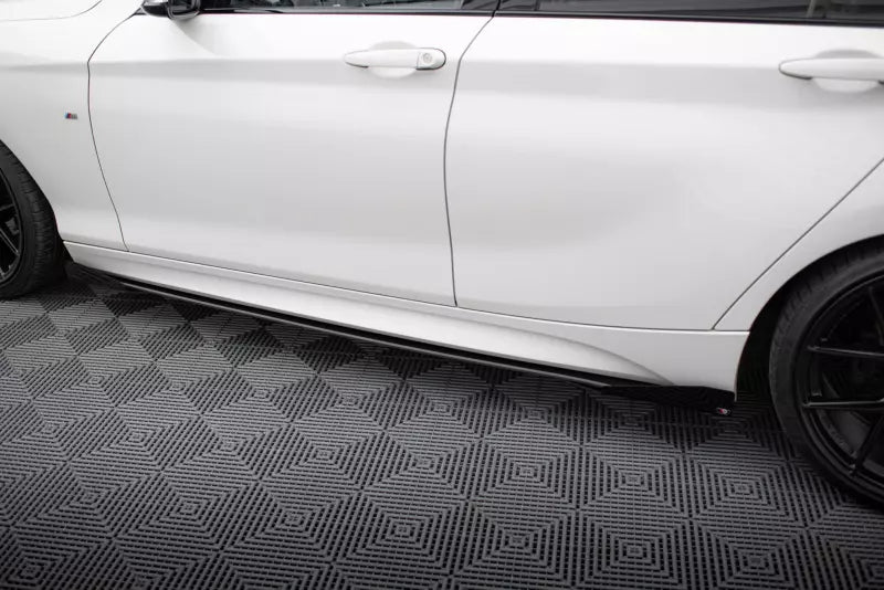 Maxton Design Street Pro Schweller Flaps für BMW 1er F20 M135i / M140i / M Paket Hochglanz schwarz – Ansicht 3