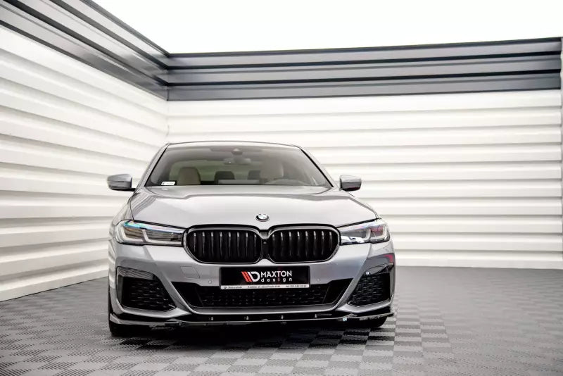 Maxton Design Frontlippe V.2 für BMW 5er M-Paket / M550i / M550d / G30 Limousine / G31 Touring Facelift 2020-2023 Hochglanz schwarz – Ansicht 1