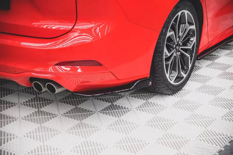 Maxton Design Diffusor Flaps V.2 für Ford Focus ST-Line Mk4 Kombi Hochglanz schwarz – Ansicht 1