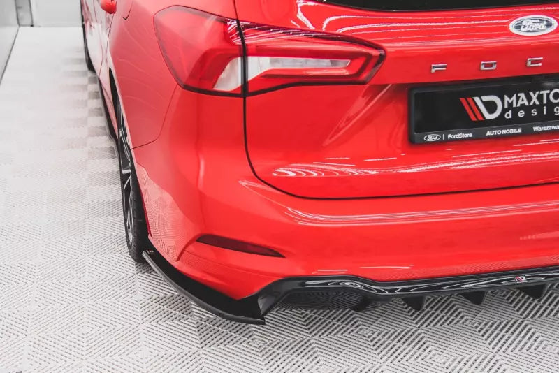 Maxton Design Diffusor Flaps V.3 für Ford Focus ST-Line Mk4 Kombi Hochglanz schwarz – Ansicht 1