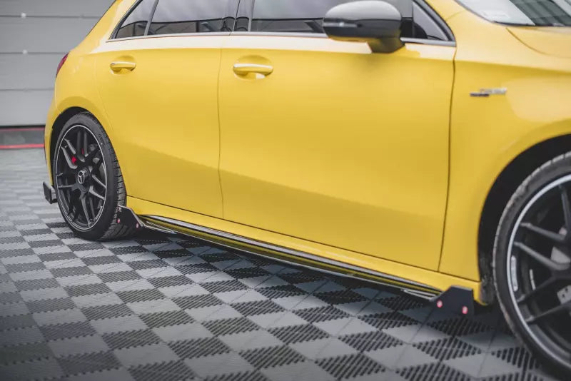 Maxton Design Seitenschweller (Paar) V.2 mit Flaps für Mercedes A45 AMG S Hochglanz schwarz – Ansicht 1