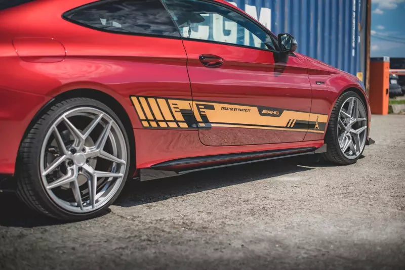 Maxton Design Street Pro Seitenschweller (Paar) für Mercedes C43 AMG C205 Coupe matt schwarz mit Hochglanz Flaps – Ansicht 3