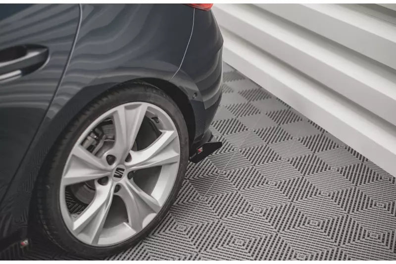 Maxton Design Street Pro Heckdiffusor Flaps für Seat Leon 4 (Typ KL) FR Hatchback Hochglanz schwarz – Ansicht 2
