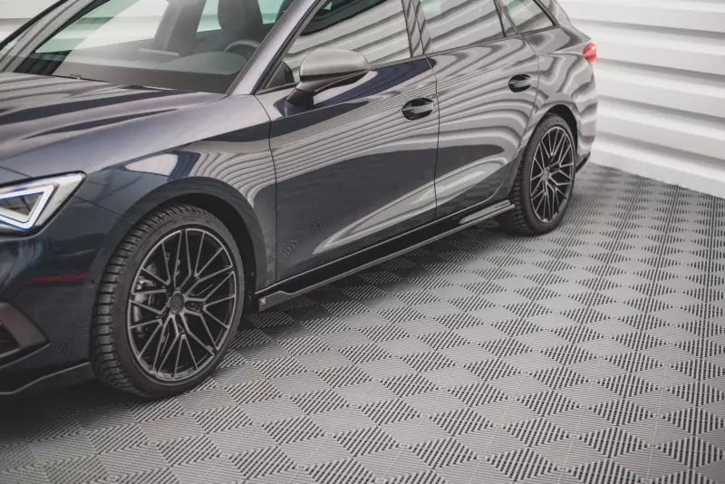 Maxton Design Seitenschweller (Paar) V.2 für Seat Leon 4 (Typ KL) FR Hochglanz schwarz – Ansicht 1