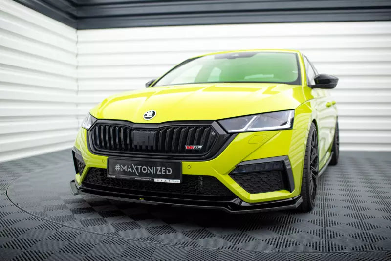 Maxton Design Frontlippe V.4 für Skoda Octavia RS 4 IV Hochglanz schwarz – Ansicht 1