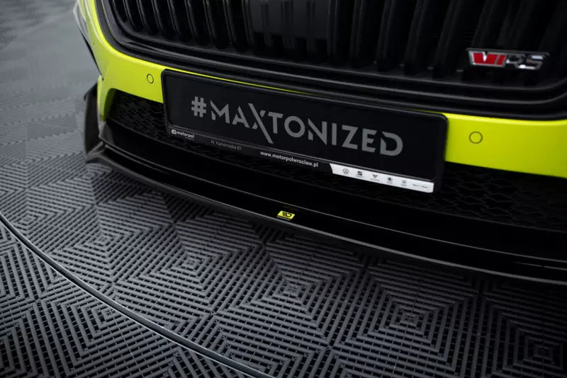 Maxton Design Frontlippe V.2 mit Flaps für Skoda Octavia RS 4 IV Hochglanz schwarz – Ansicht 3