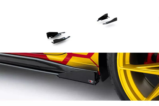 Maxton Design Street Pro Schweller Flaps für VW Golf 8 GTI / Clubsport / GTD / R-Line Hochglanz schwarz – Ansicht 1