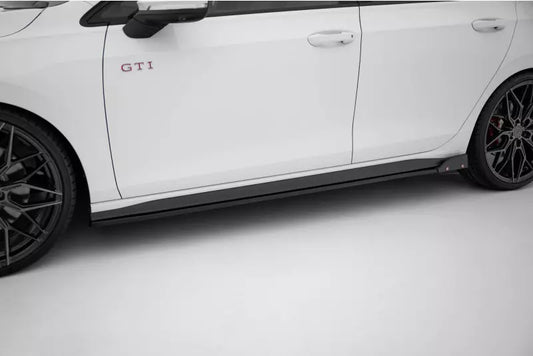 Maxton Design Seitenschweller (Paar) V.2 mit Flaps für VW Golf 8 GTI / Clubsport / GTD / R-Line Hochglanz schwarz – Ansicht 1