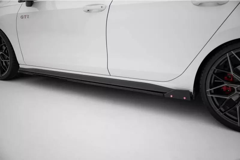 Maxton Design Seitenschweller (Paar) V.2 mit Flaps für VW Golf 8 GTI / Clubsport / GTD / R-Line Hochglanz schwarz – Ansicht 4
