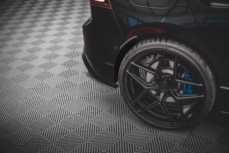 Maxton Design Street Pro Diffusor Flaps für VW Golf 8 R matt schwarz – Ansicht 2