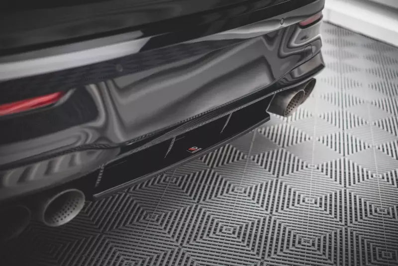 Maxton Design Heckdiffusor für VW Golf 8 R Hochglanz schwarz – Ansicht 4
