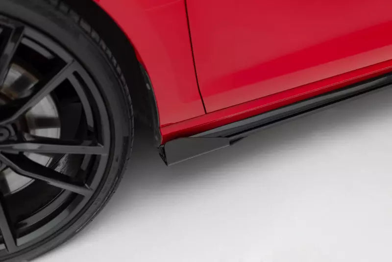 Maxton Design Street Pro Schweller Flaps für VW Golf 7 R-Line / R / R-Line Facelift Hochglanz schwarz – Ansicht 1