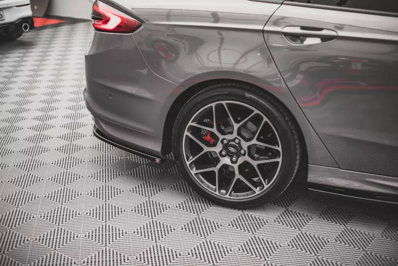 Maxton Design Diffusor Flaps V.1 für Ford Mondeo ST-Line Mk5 Facelift Hochglanz schwarz – Ansicht 2