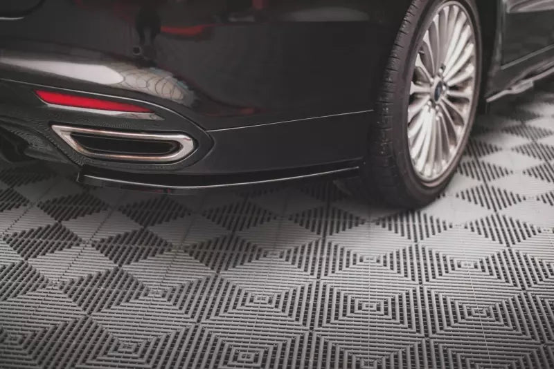 Maxton Design Diffusor Flaps für Ford Mondeo Mk5 Hochglanz schwarz – Ansicht 1
