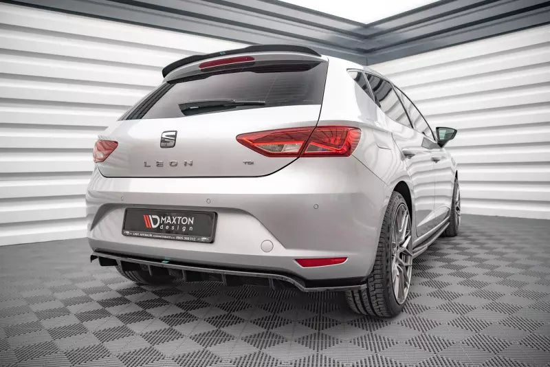 Maxton Design Heckdiffusor DTM Look für Seat Leon Hatchback Mk3 Hochglanz schwarz – Ansicht 1