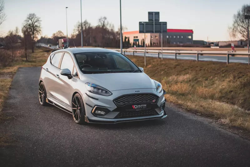 Maxton Design Frontlippe V.4 für Ford Fiesta ST / ST-Line Hochglanz schwarz – Ansicht 1
