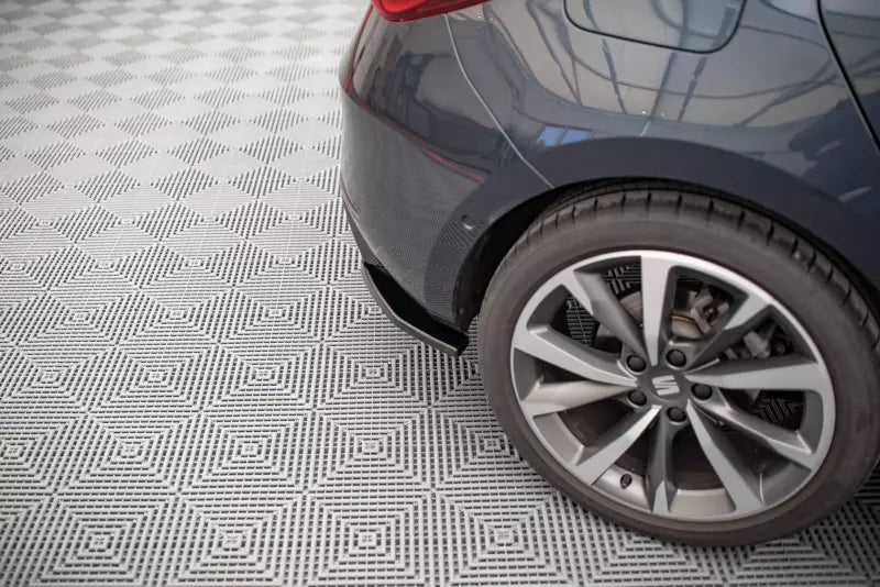 Maxton Design Diffusor Flaps für Seat Leon FR Hatchback Mk4 Hochglanz schwarz – Ansicht 4
