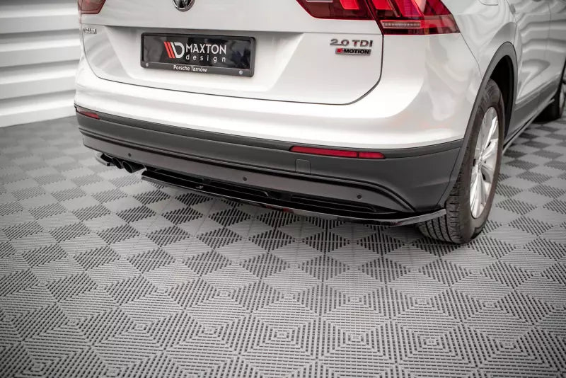 Maxton Design Heckdiffusor für VW Tiguan Mk2 Hochglanz schwarz – Ansicht 1