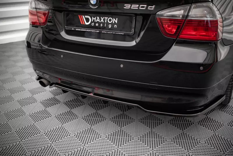 Maxton Design Heckdiffusor DTM Look für BMW 3er Limousine E90 Hochglanz schwarz – Ansicht 1