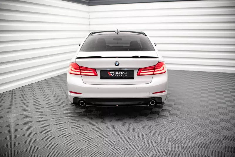 Maxton Design Heckdiffusor für BMW 5er G30 Hochglanz schwarz – Ansicht 2