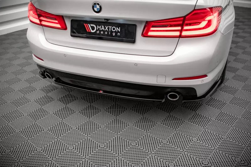 Maxton Design Heckdiffusor für BMW 5er G30 Hochglanz schwarz – Ansicht 3