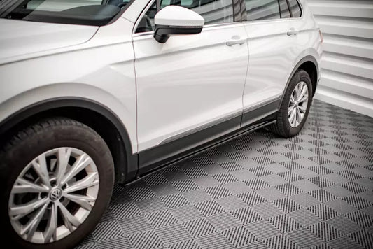 Maxton Design Seitenschweller (Paar) für VW Tiguan Mk2 Hochglanz schwarz – Ansicht 1