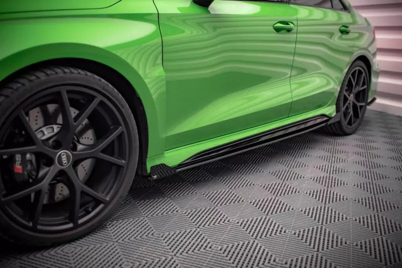 Maxton Design Street Pro Schweller Flaps für Audi RS3 Limousine 8Y Hochglanz schwarz – Ansicht 2