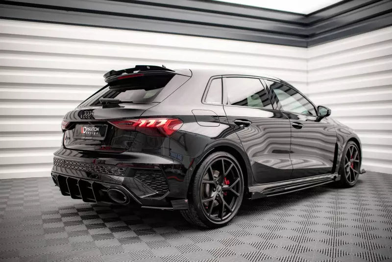 Maxton Design Street Pro Schweller Flaps für Audi RS3 Sportback 8Y Hochglanz schwarz – Ansicht 1