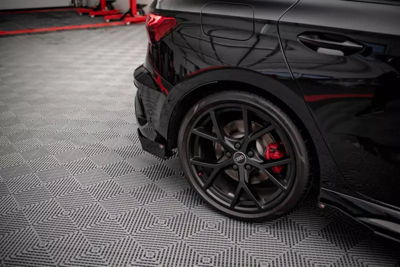 Maxton Design Street Pro Diffusor Flaps für Audi RS3 Sportback 8Y matt schwarz mit Hochglanz Flaps – Ansicht 2
