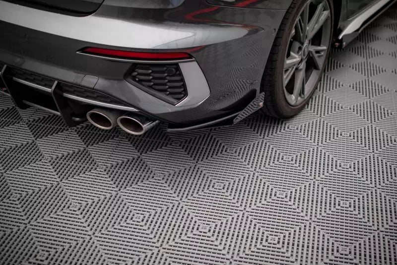 Maxton Design Street Pro Diffusor Flaps für Audi S3 Limousine 8Y matt schwarz mit Hochglanz Flaps – Ansicht 1