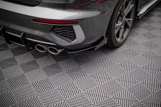 Maxton Design Street Pro Diffusor Flaps für Audi S3 Limousine 8Y matt schwarz mit Hochglanz Flaps – Ansicht 1
