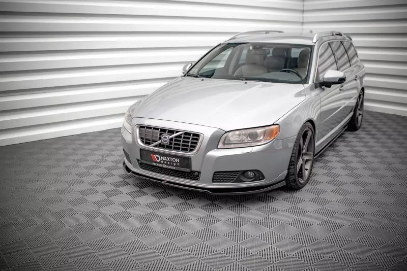 Maxton Design Frontlippe V.2 für Volvo V70 Mk3 Hochglanz schwarz – Ansicht 1