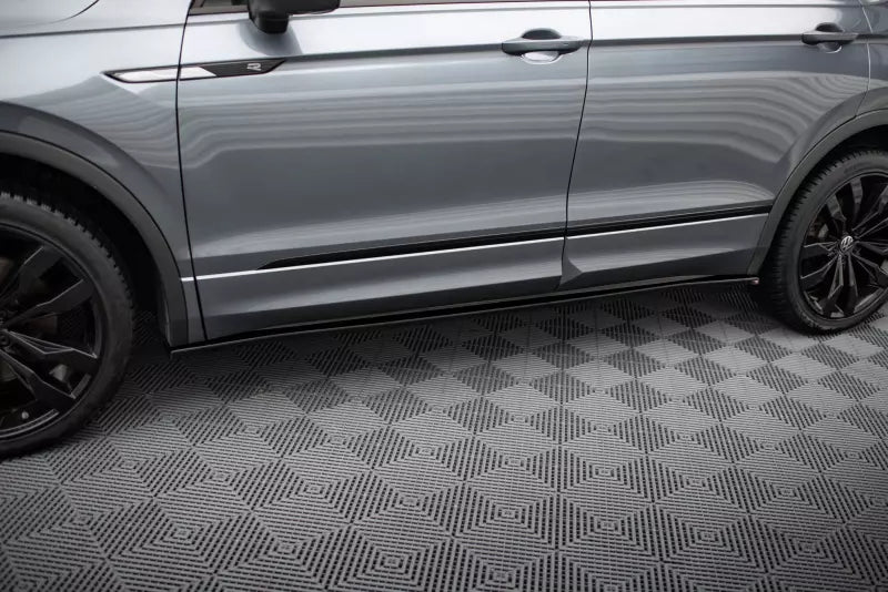 Maxton Design Seitenschweller (Paar) für VW Tiguan Allspace Mk2 Hochglanz schwarz – Ansicht 1