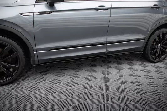 Maxton Design Seitenschweller (Paar) für VW Tiguan Allspace Mk2 Hochglanz schwarz – Ansicht 1