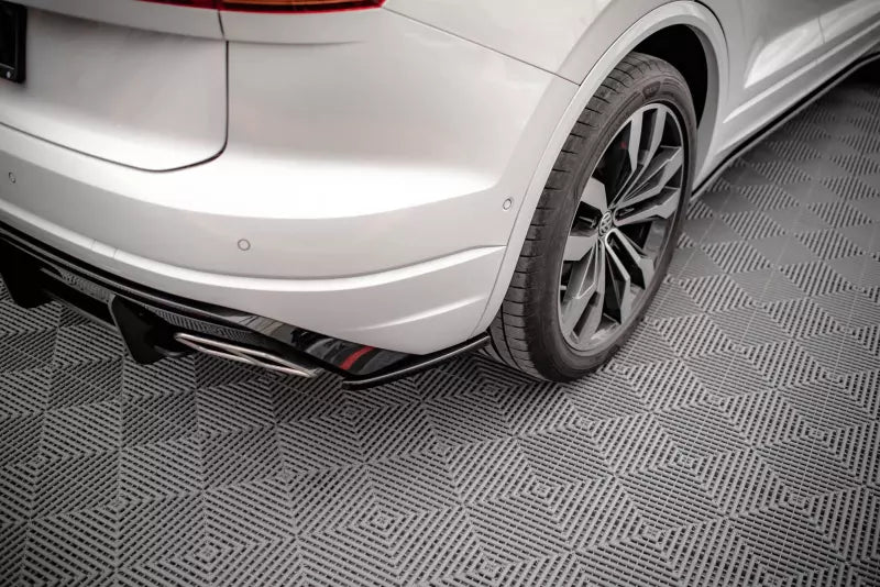 Maxton Design Diffusor Flaps für VW Touareg R-line Mk3 Hochglanz schwarz – Ansicht 1