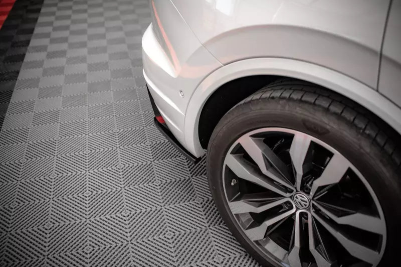 Maxton Design Diffusor Flaps für VW Touareg R-line Mk3 Hochglanz schwarz – Ansicht 3