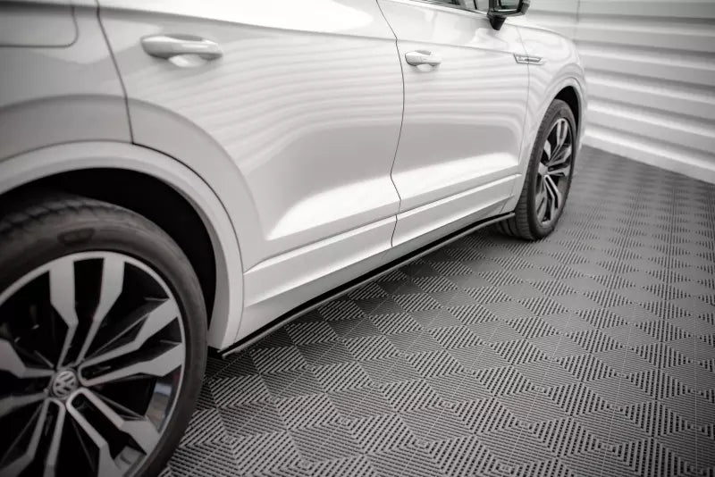 Maxton Design Seitenschweller (Paar) für VW Touareg R-line Mk3 Hochglanz schwarz – Ansicht 1