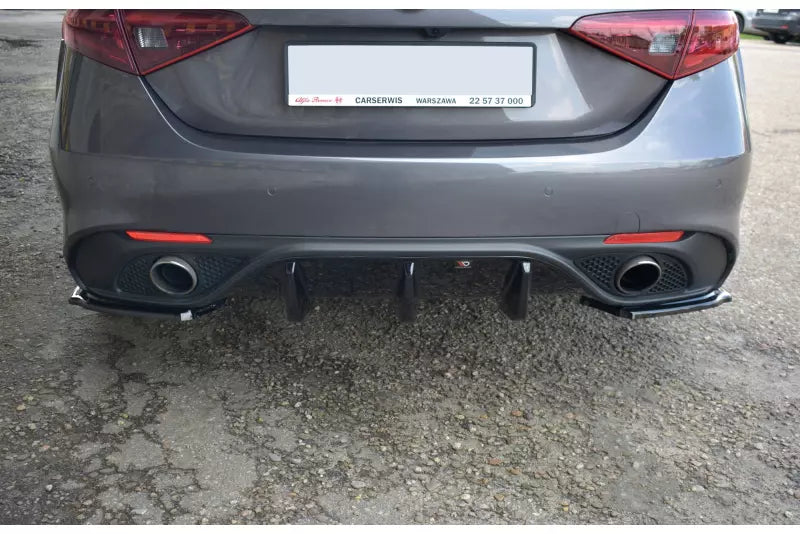 Maxton Design Heckdiffusor für Alfa Romeo Giulia Veloce Hochglanz schwarz – Ansicht 1