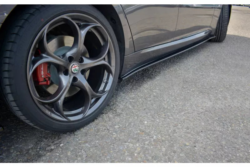 Maxton Design Seitenschweller (Paar) für Alfa Romeo Giulia Veloce Hochglanz schwarz – Ansicht 2