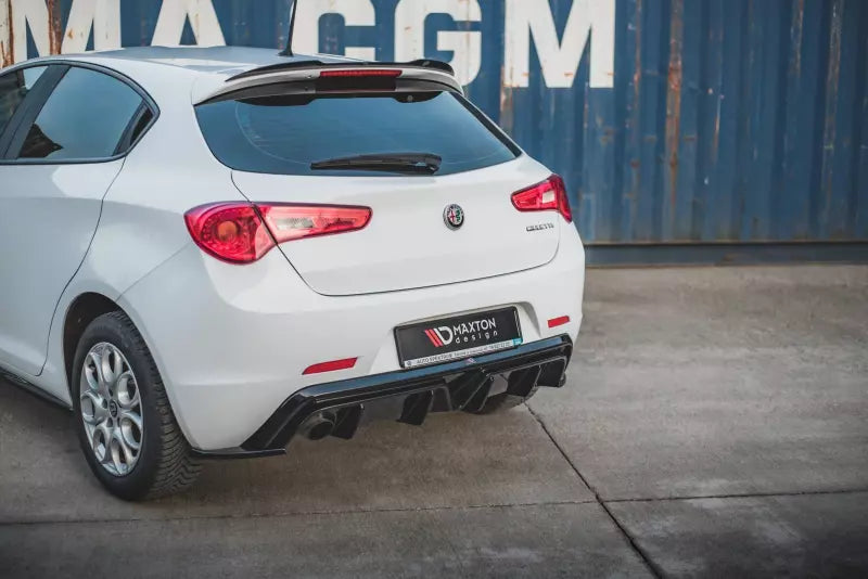 Maxton Design Heckspoiler Lippe für Alfa Romeo Giulietta Facelift Hochglanz schwarz – Ansicht 4